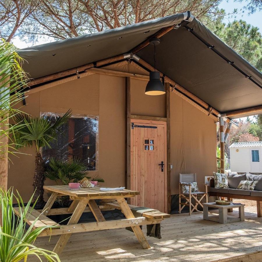 Camping Vilanova Park فيلانوفا إي لا خيلترا المظهر الخارجي الصورة