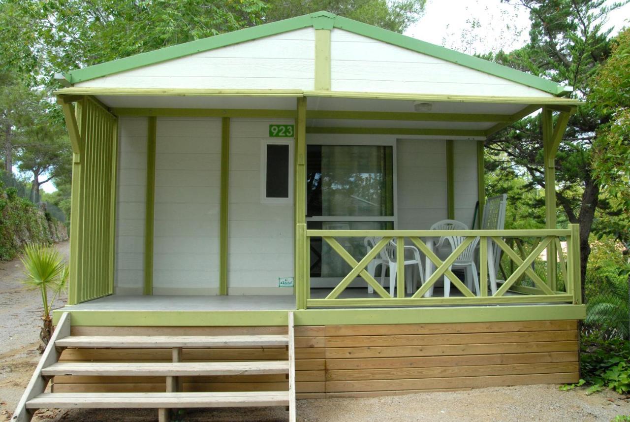 Camping Vilanova Park فيلانوفا إي لا خيلترا الغرفة الصورة