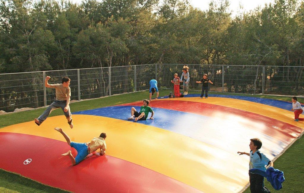 Camping Vilanova Park فيلانوفا إي لا خيلترا الغرفة الصورة