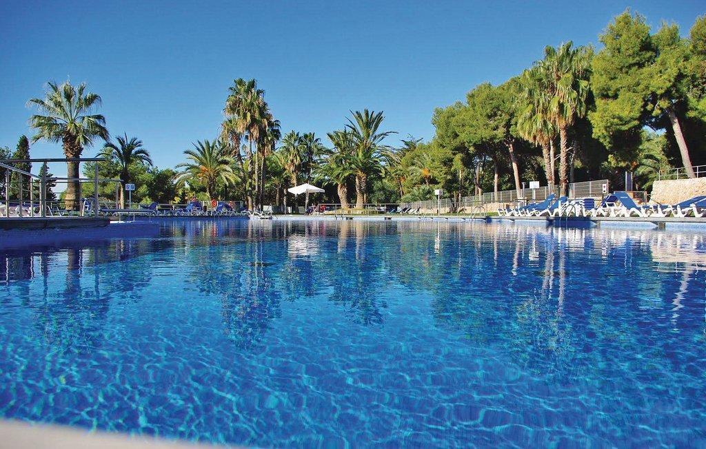 Camping Vilanova Park فيلانوفا إي لا خيلترا الغرفة الصورة