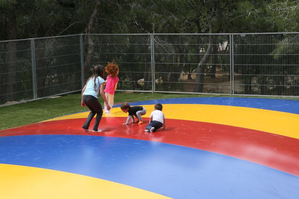 Camping Vilanova Park فيلانوفا إي لا خيلترا المظهر الخارجي الصورة